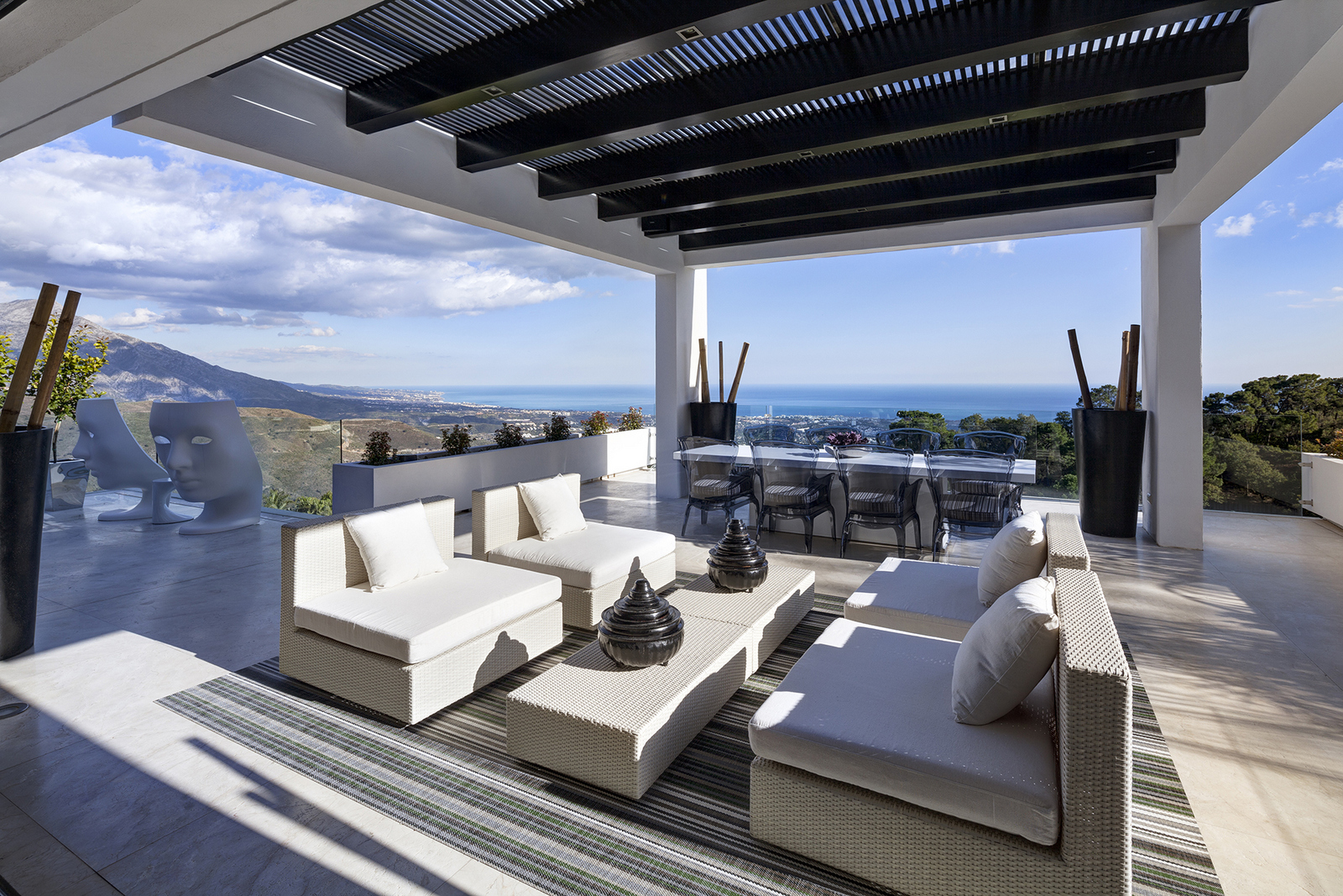 Vista Sureste de Marbella desde una Villa de Lujo