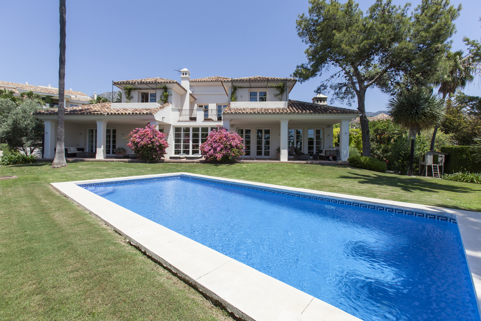 Villa en venta en Altos Reales, Marbella Milla de Oro