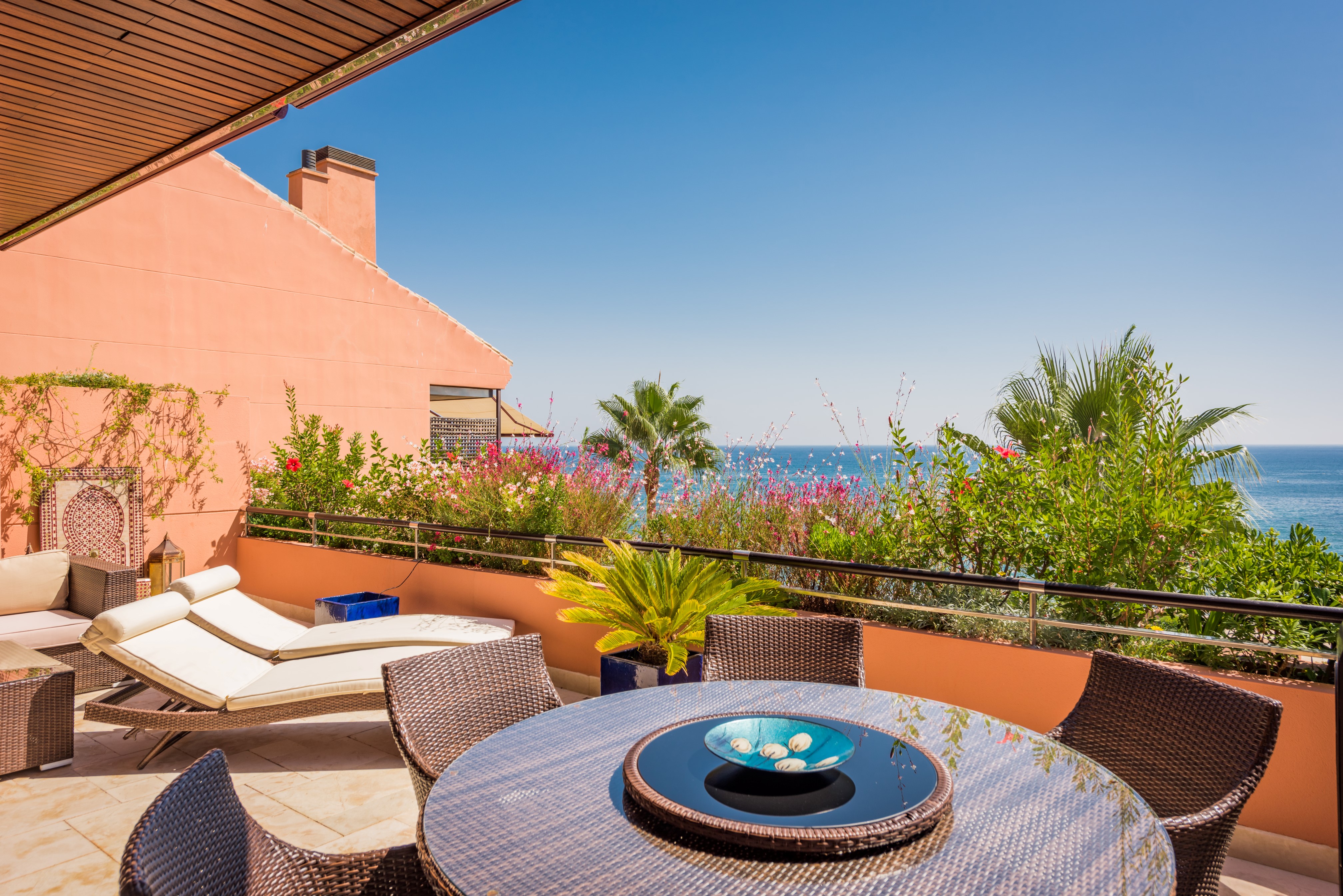 Beautiful beachfront penthouse in Malibu, Puerto Banús