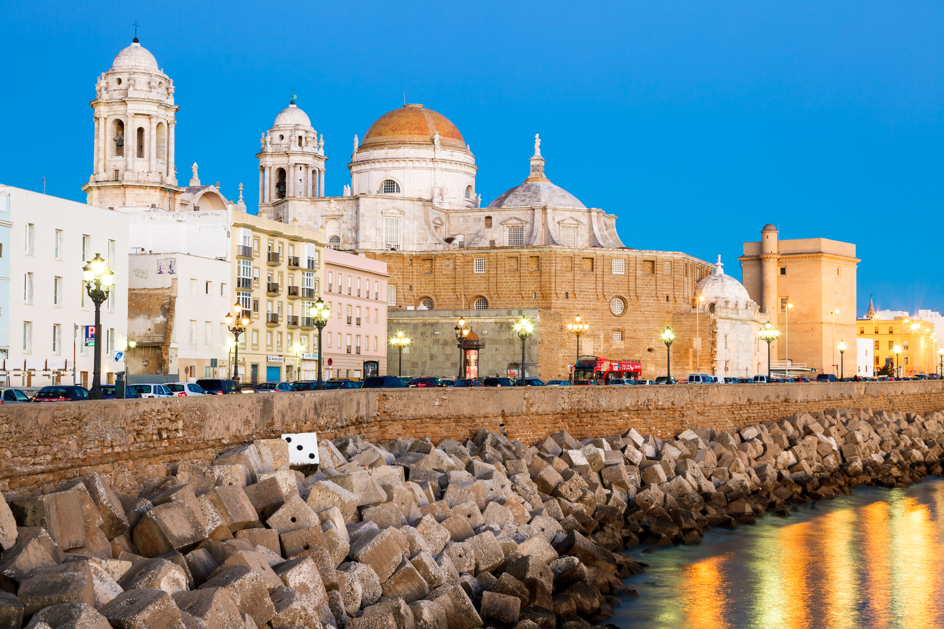 Cádiz, an ancient gateway to unknown worlds