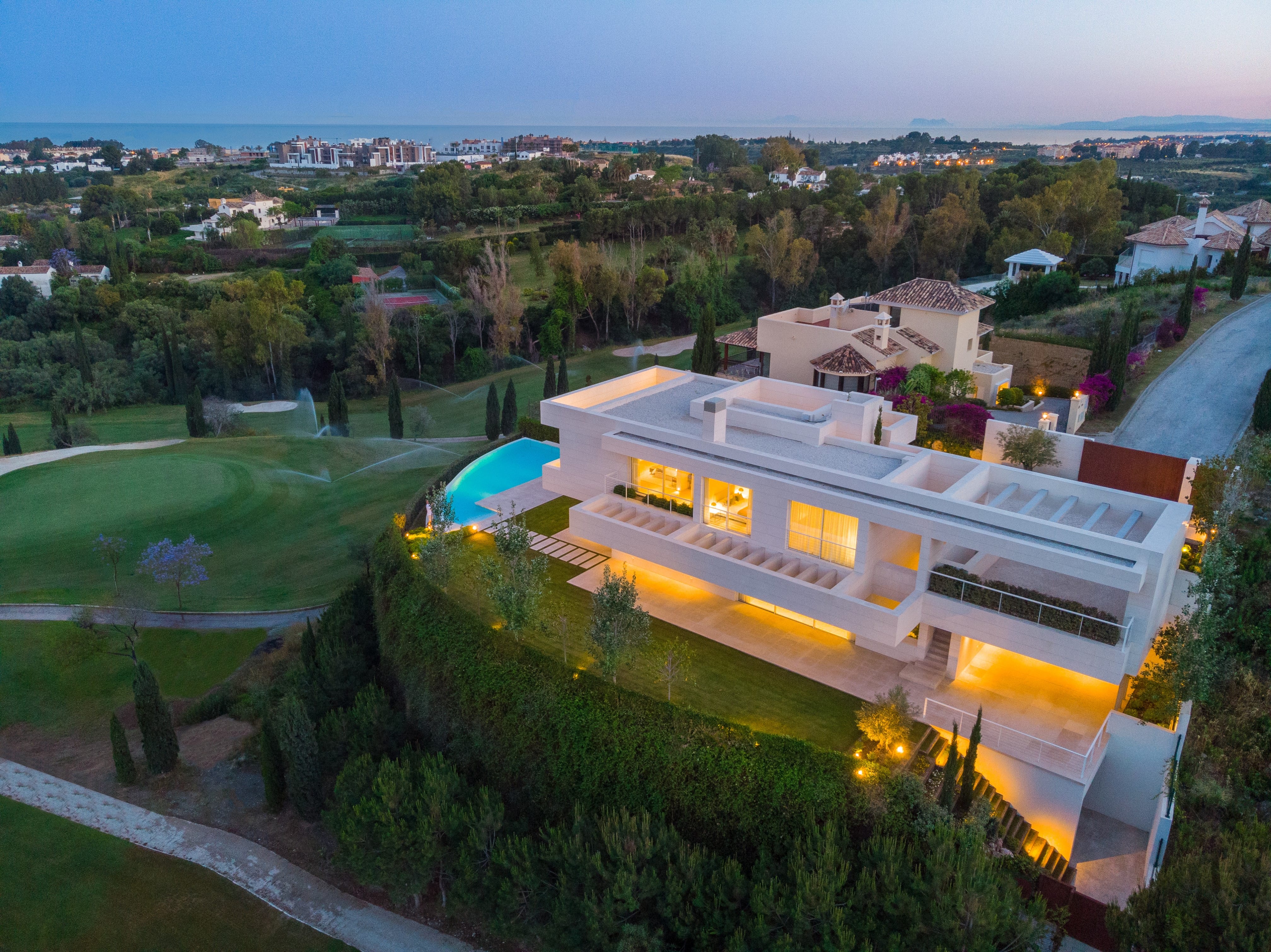 Contemporary frontline golf living, Marbella