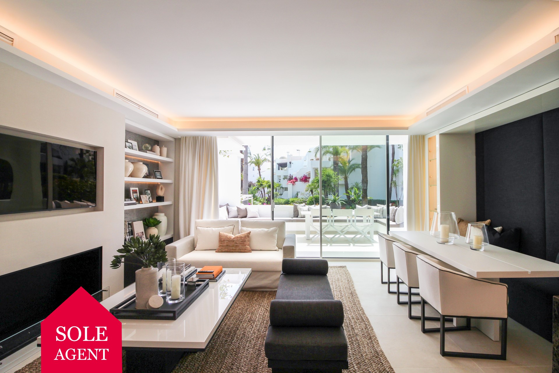 Exquisite apartment in beachfront complex in Marbella Golden Mile